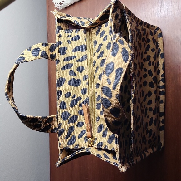 Stella and Dot Canvas Leopard Print Bag - Picture 13 of 13